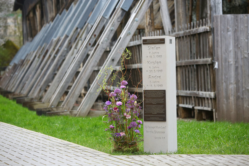 Gedenkstele in Bad Salzdetfurth